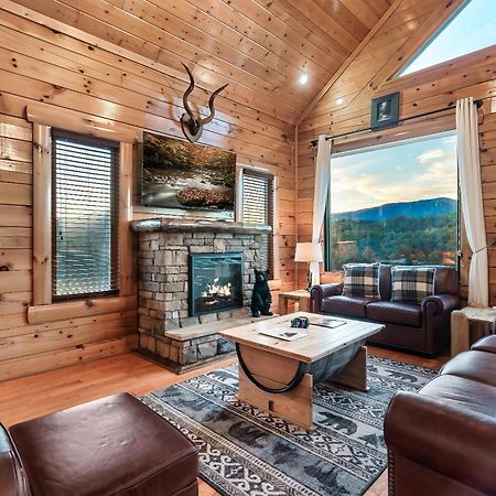 Epic Mountain Views, Hot Tub, Game Room, Sleeps 10 Sevierville Ngoại thất bức ảnh