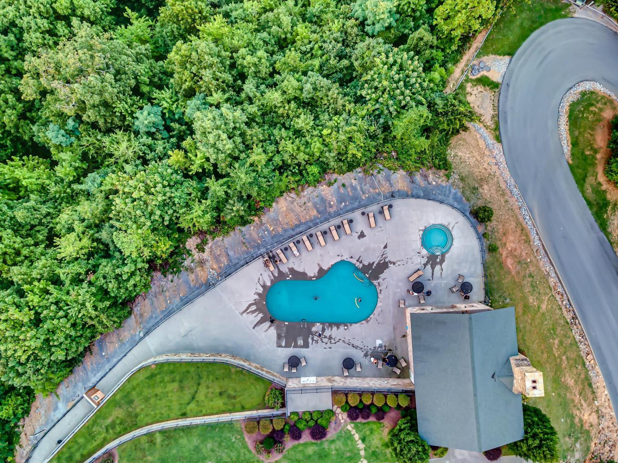 Epic Mountain Views, Hot Tub, Game Room, Sleeps 10 Sevierville Ngoại thất bức ảnh