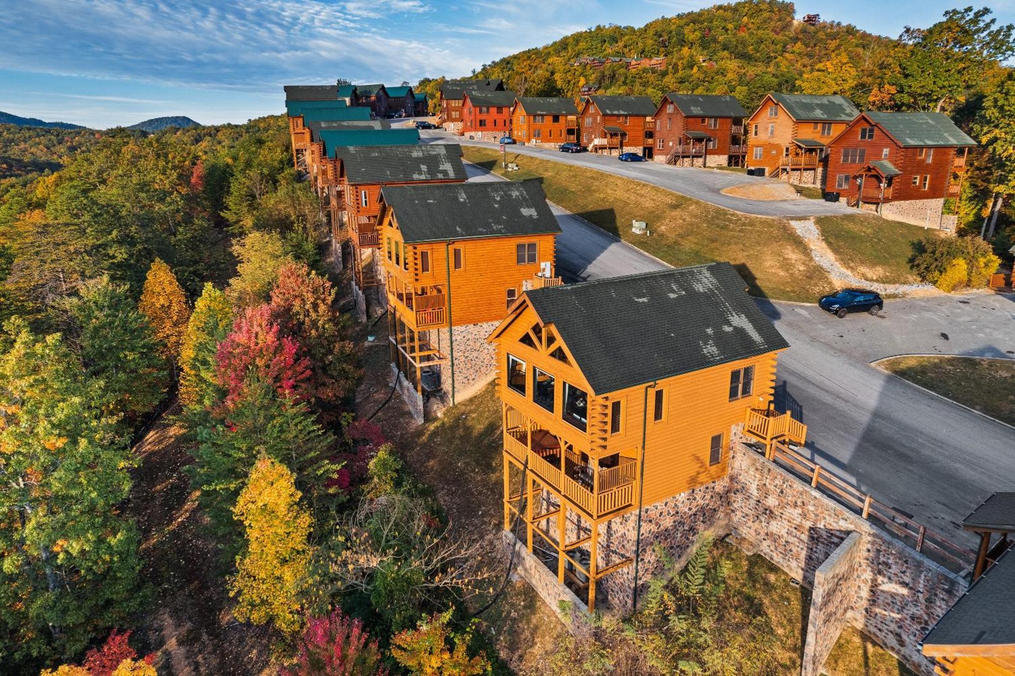Epic Mountain Views, Hot Tub, Game Room, Sleeps 10 Sevierville Ngoại thất bức ảnh