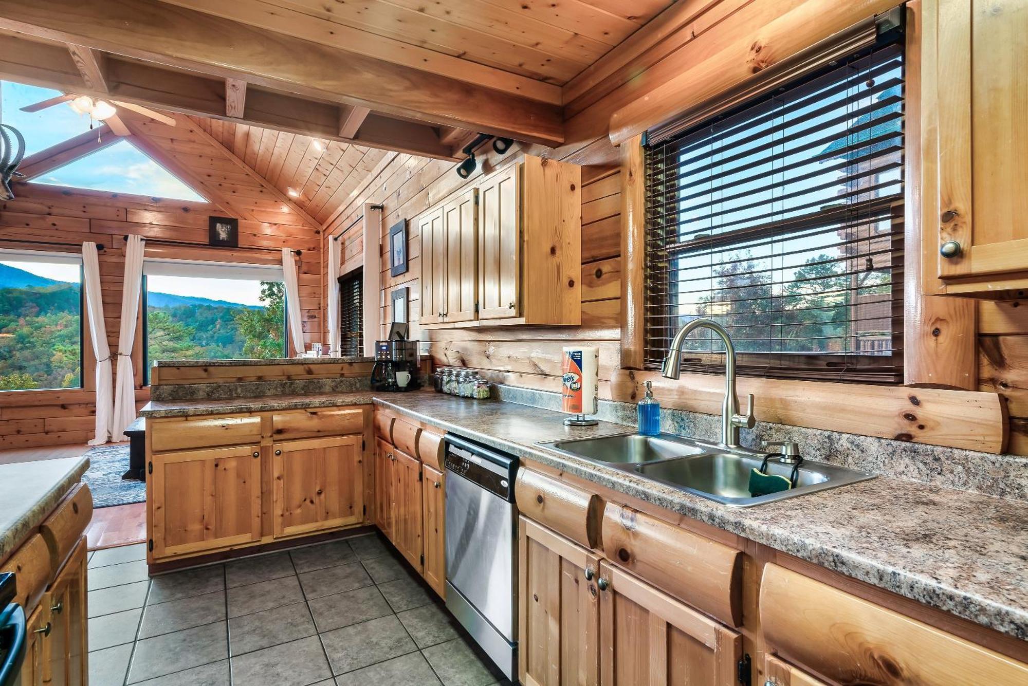 Epic Mountain Views, Hot Tub, Game Room, Sleeps 10 Sevierville Ngoại thất bức ảnh