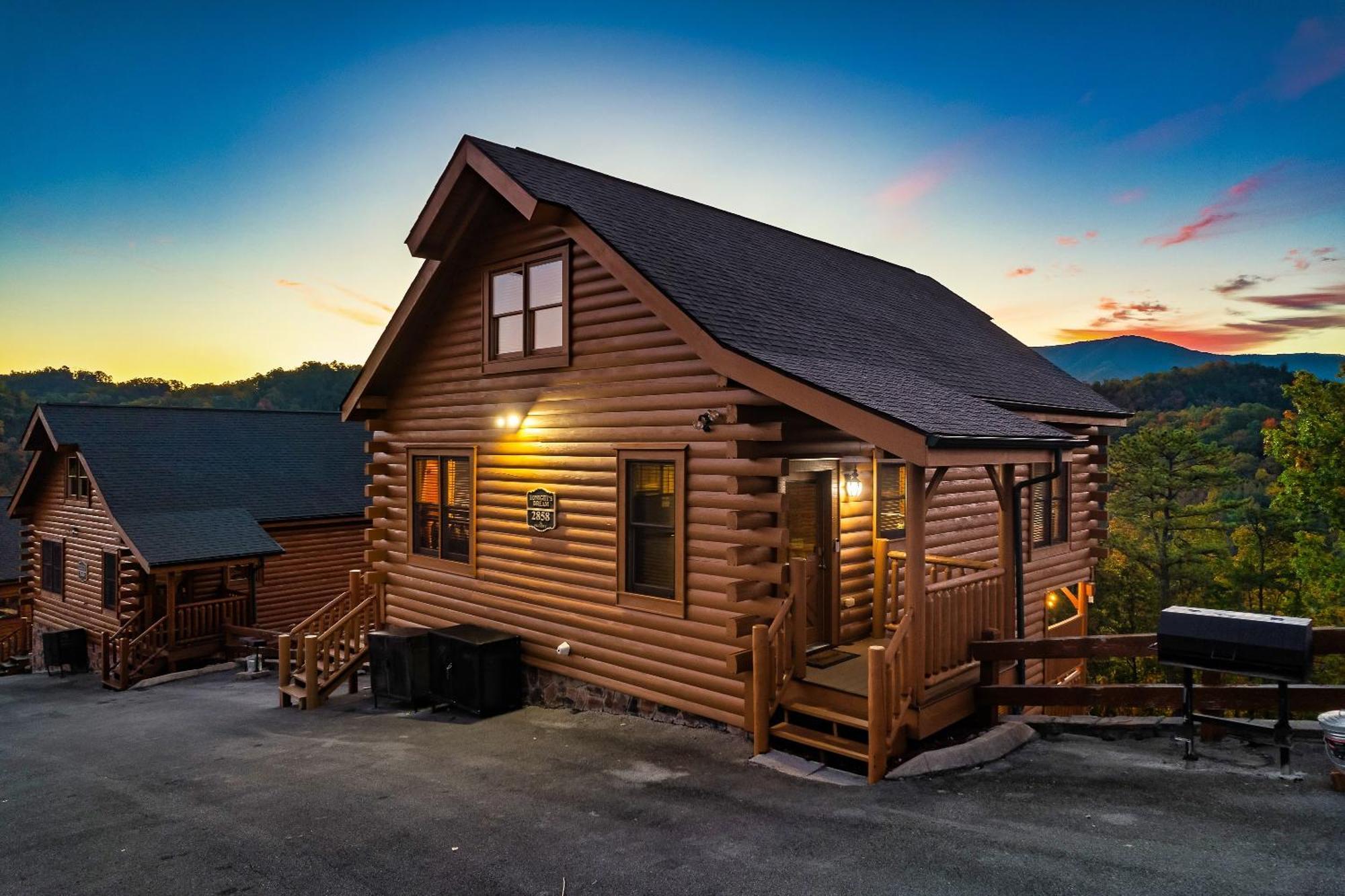 Epic Mountain Views, Hot Tub, Game Room, Sleeps 10 Sevierville Ngoại thất bức ảnh