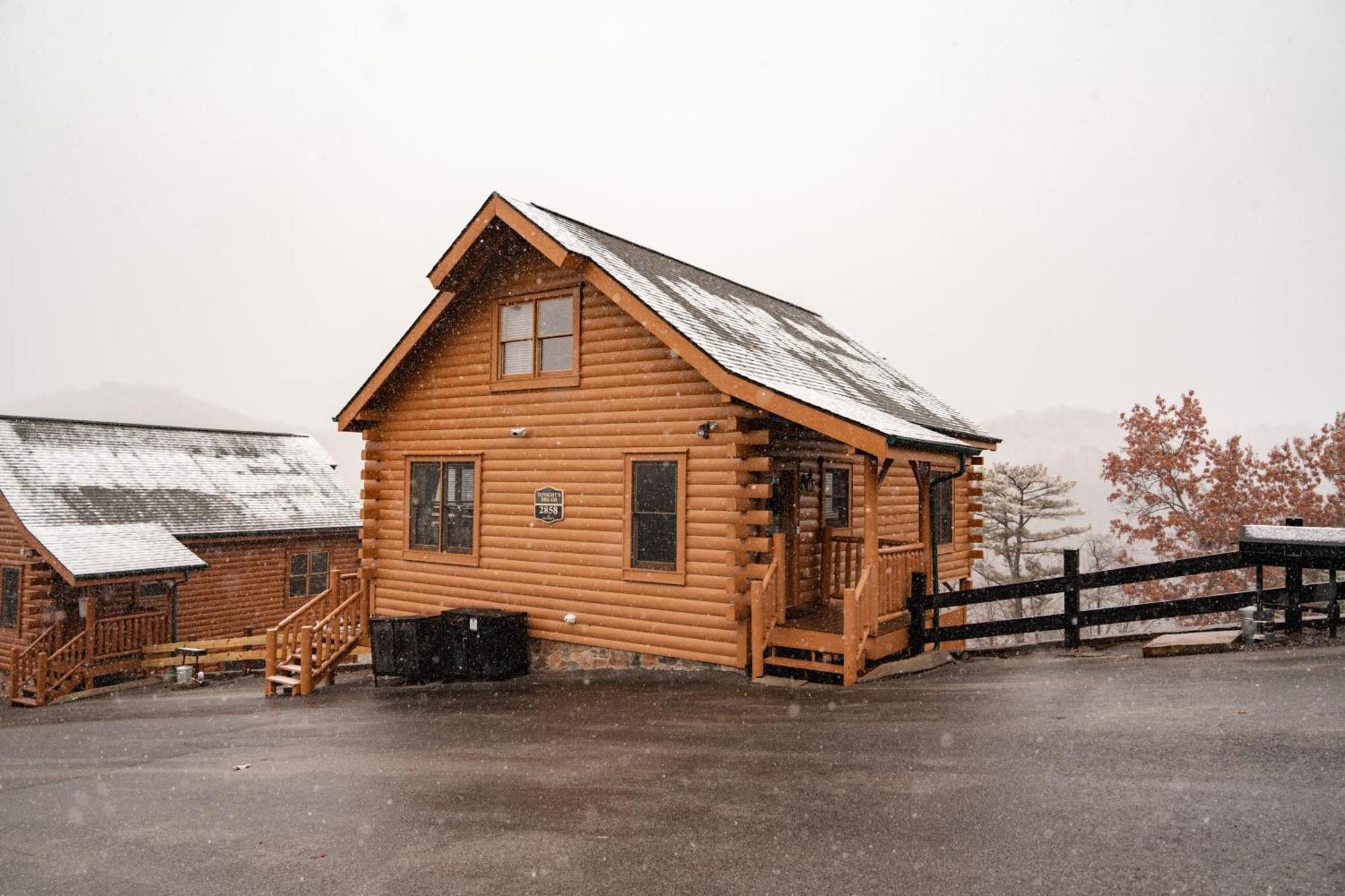 Epic Mountain Views, Hot Tub, Game Room, Sleeps 10 Sevierville Ngoại thất bức ảnh